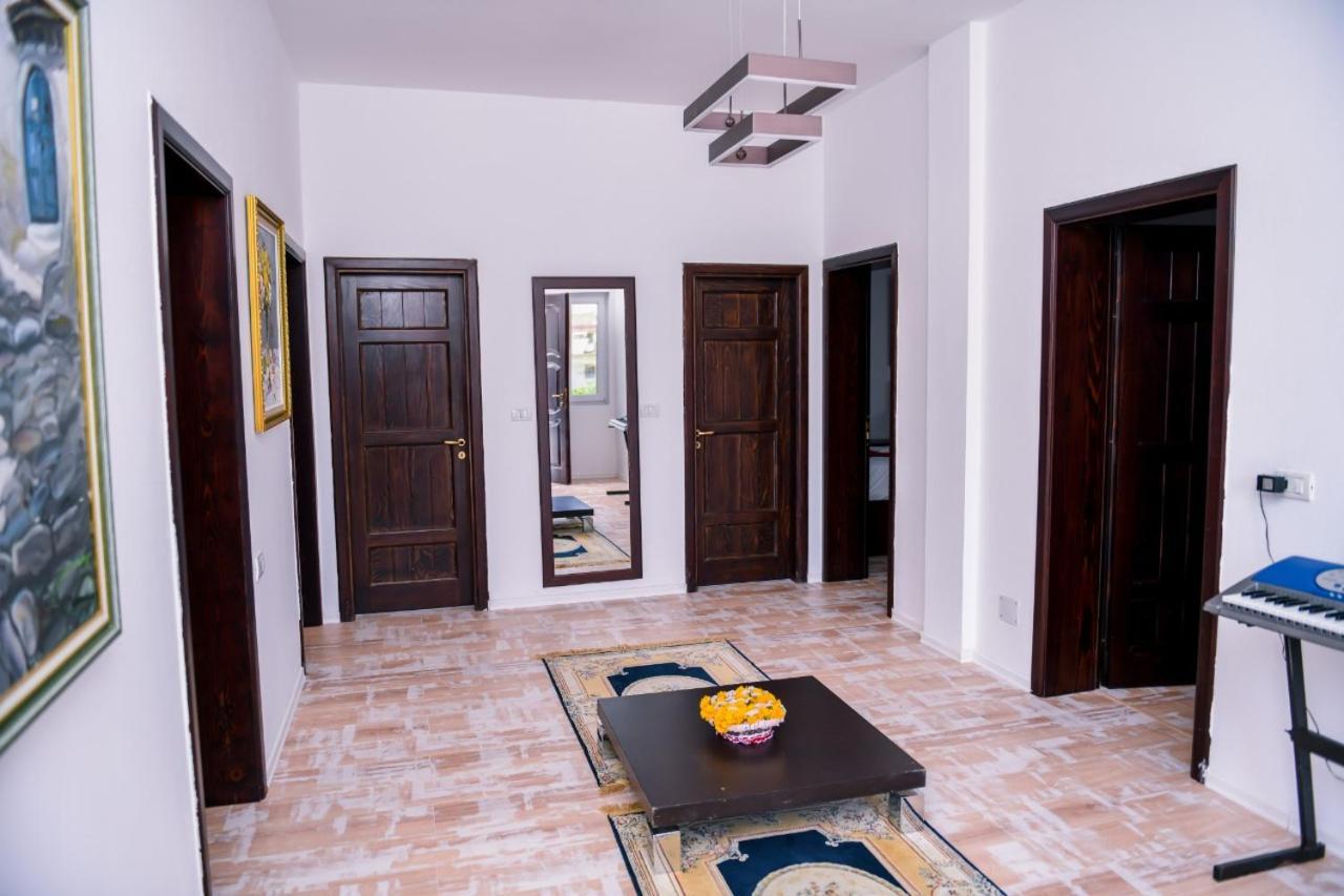 Hotel Vila C Plus Plus Berat Exterior photo