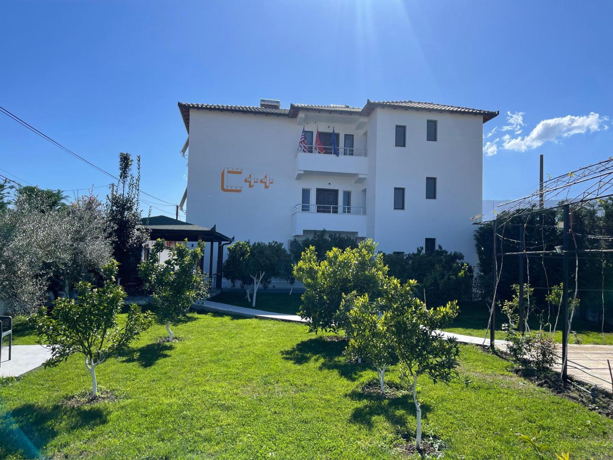 Hotel Vila C Plus Plus Berat Exterior photo